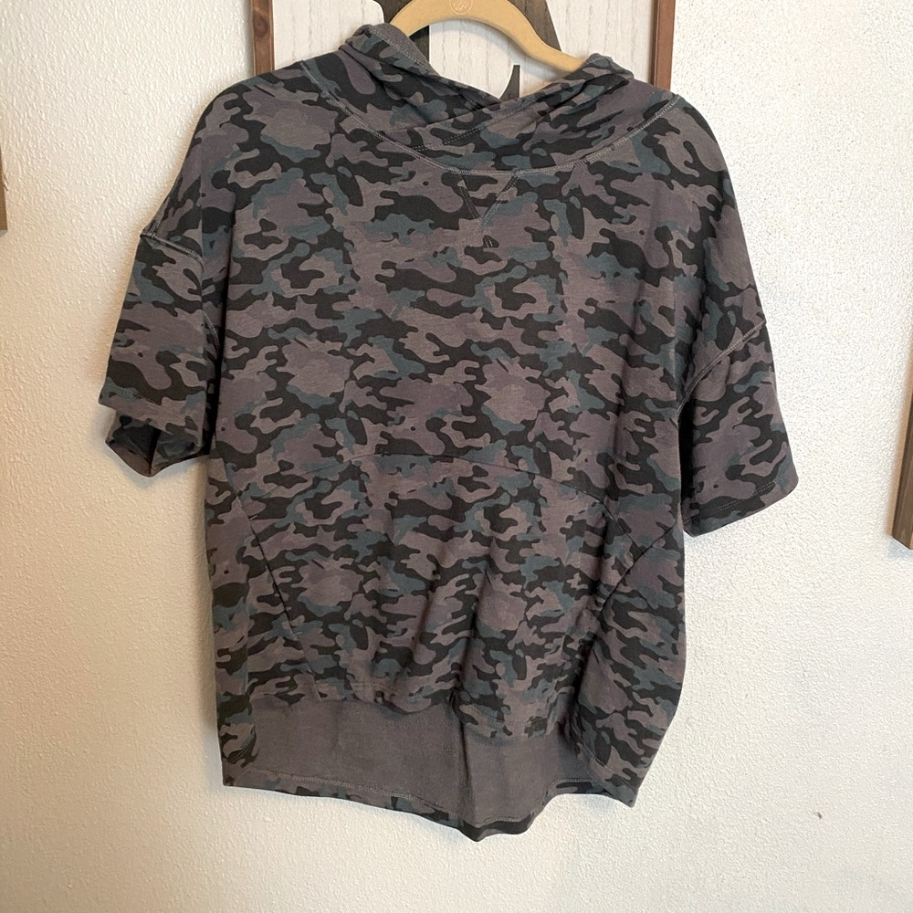 Fabletics shirt hoodie